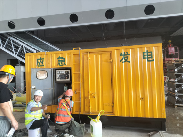 蒸湘怎样判断空气滤清器是否需要更换？